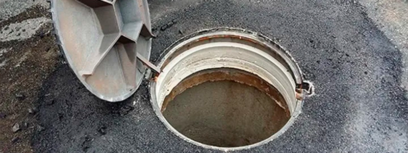 Монтаж чугунного люка