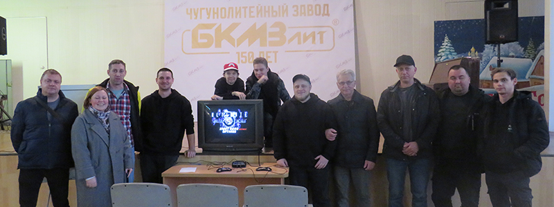 Заводской турнир по Mortal Kombat 3 Совместное фото участников турнира